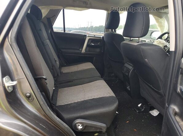JTEMU5JRXP6158400 2023 TOYOTA 4RUNNER Charcoal Widok wnętrza z tyłu