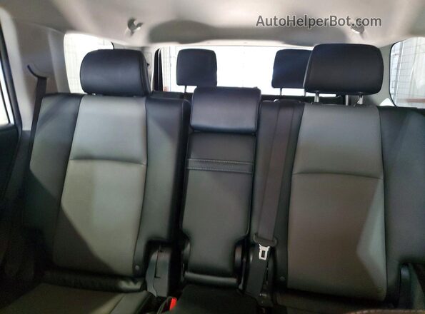 JTENU5JR0R6269366 2024 TOYOTA 4RUNNER Белый Вид задних сидений