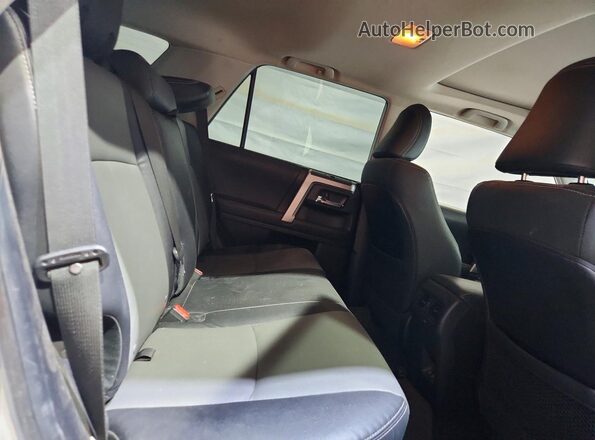 JTENU5JR4M5960463 2021 TOYOTA 4RUNNER Серебряный Вид задней части салона