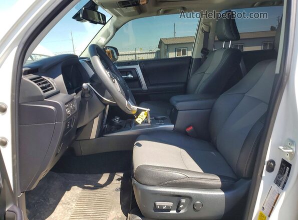 JTENU5JR6M5963784 2021 TOYOTA 4RUNNER White Widok wnętrza z przodu