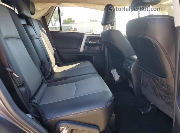JTENU5JR6P6193147 2023 TOYOTA 4RUNNER Gray Widok wnętrza z tyłu