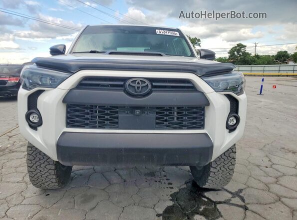 JTERU5JR1R6258104 2024 TOYOTA 4RUNNER White Front view