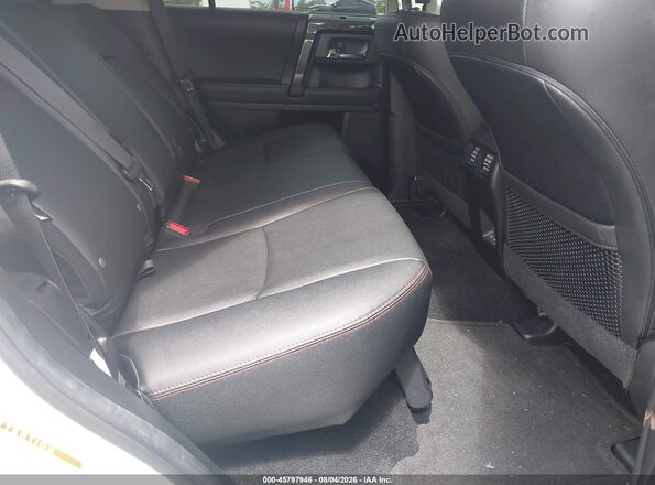JTERU5JR4R6297690 2024 TOYOTA 4RUNNER White VIN კოდის სტიკერის ხედი