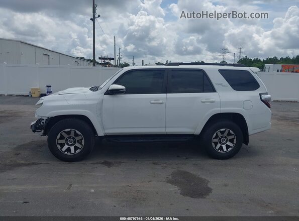 JTERU5JR4R6297690 2024 TOYOTA 4RUNNER White სალონის 360-გრადუსიანი ხედი