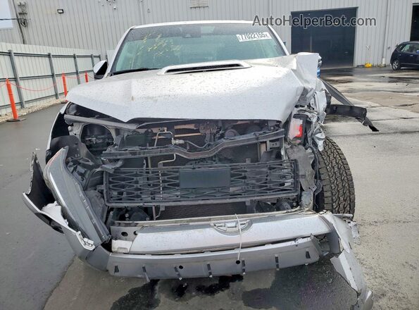 JTERU5JR5N6069305 2022 TOYOTA 4RUNNER Silver Դիմացի տեսք
