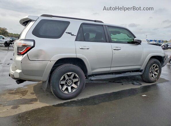 JTERU5JR5N6069305 2022 TOYOTA 4RUNNER Silver Հետևի աջ