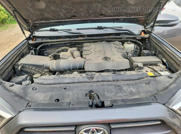 JTERU5JR6M5960725 2021 TOYOTA 4RUNNER Gray Вид підкапотного простору