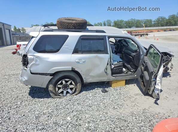 JTERU5JR6R6251536 2024 TOYOTA 4RUNNER Серебряный Задняя правая четверть