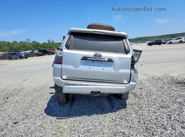 JTERU5JR6R6251536 2024 TOYOTA 4RUNNER Серебряный Вид сзади