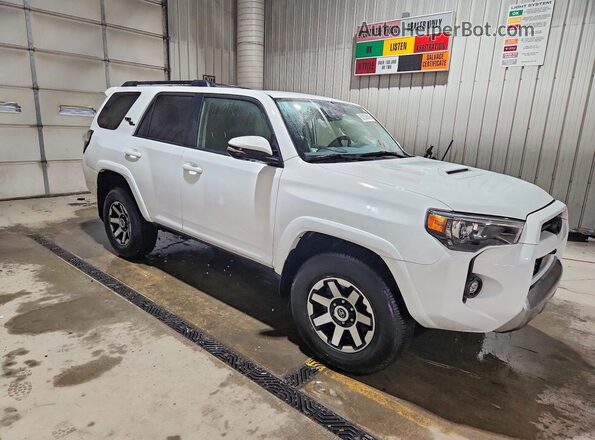 JTERU5JR6R6303618 2024 TOYOTA 4RUNNER White Front right