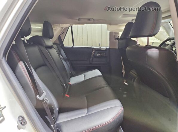 JTERU5JR6R6303618 2024 TOYOTA 4RUNNER White Rear interior view