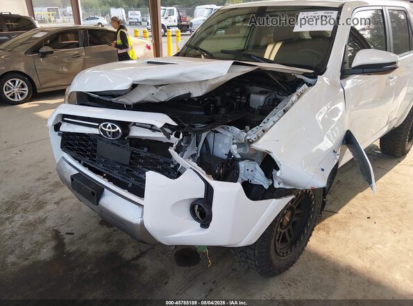 JTERU5JR7P6212399 2023 TOYOTA 4RUNNER White Front view