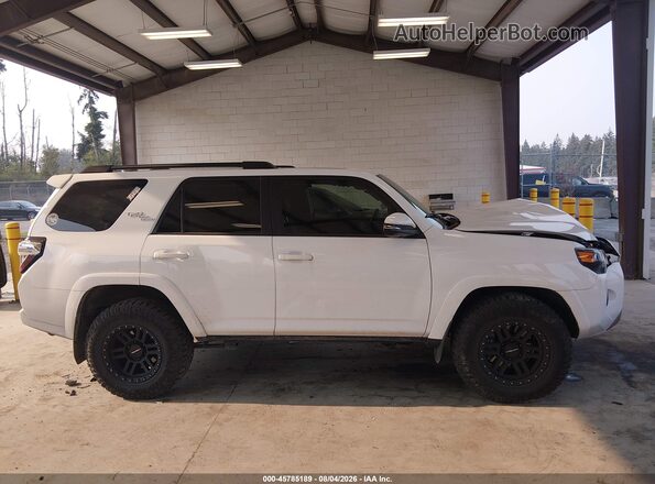 JTERU5JR7P6212399 2023 TOYOTA 4RUNNER White 360 interior view
