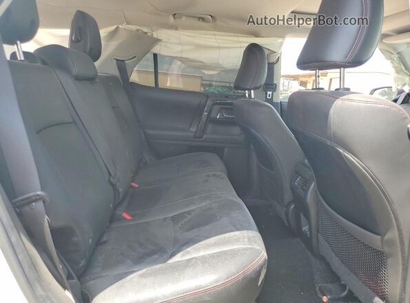 JTERU5JR9M5963697 2021 TOYOTA 4RUNNER Белый Вид задней части салона