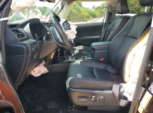 JTERU5JRXP6170634 2023 TOYOTA 4RUNNER Черный Вид салона спереди