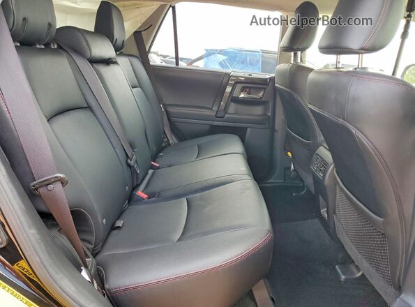 JTERU5JRXP6170634 2023 TOYOTA 4RUNNER Черный Вид задней части салона