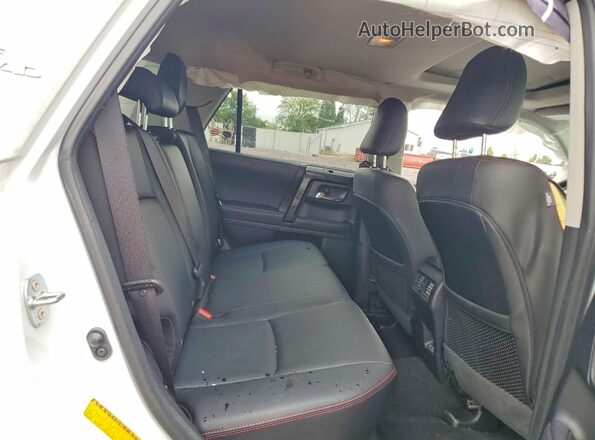 JTERU5JRXR6271403 2024 TOYOTA 4RUNNER Белый Вид задней части салона