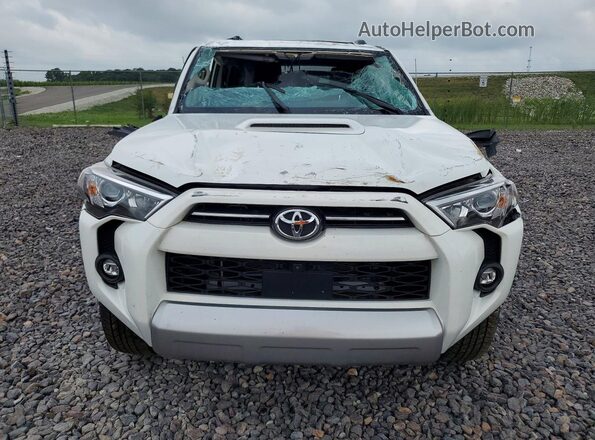 JTERU5JRXR6271403 2024 TOYOTA 4RUNNER Белый Вид спереди