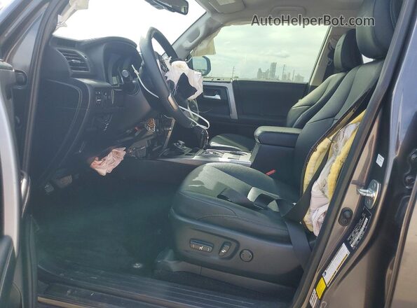 JTESU5JR6P6130522 2023 TOYOTA 4RUNNER Угольный Вид салона спереди