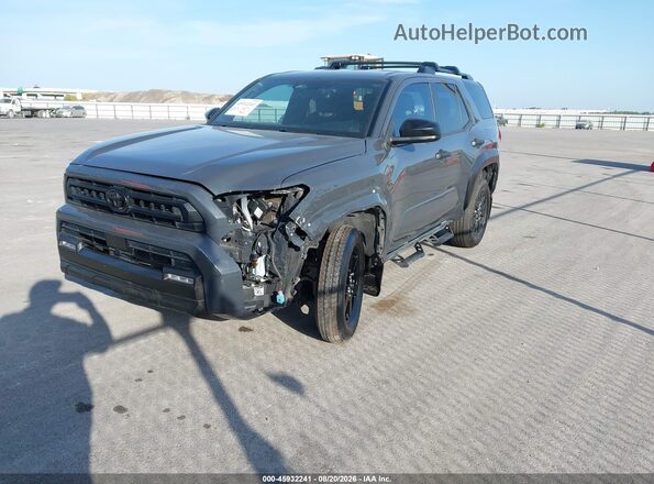 JTEVA5AR5S5000672 2025 TOYOTA 4RUNNER Gray Vista tres cuartos delantera izquierda