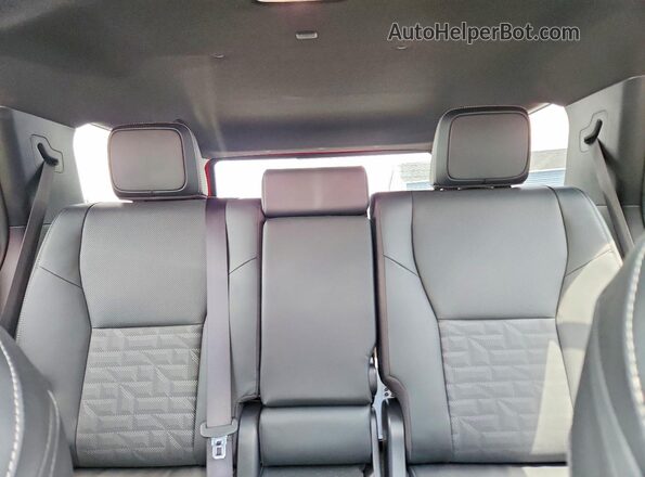 JTEVA5BR7T5081030 2026 TOYOTA 4RUNNER Red Vista de los asientos traseros