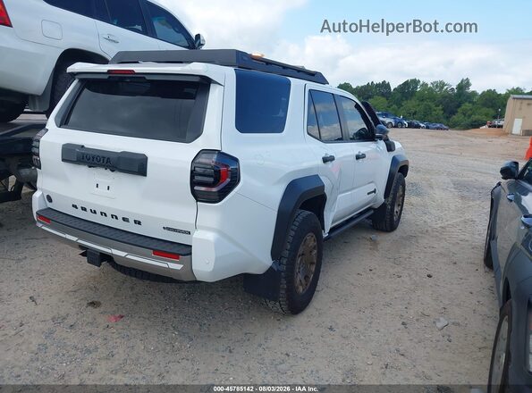 JTEVB5BR6S5013278 2025 TOYOTA 4RUNNER Белый Задняя правая четверть