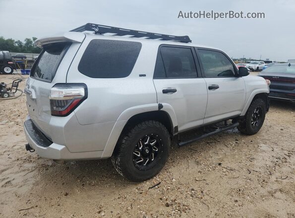 JTEZU5JR2J5172729 2018 TOYOTA 4RUNNER Silver 