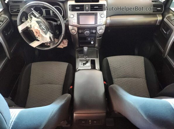 JTEZU5JR4H5153917 2017 TOYOTA 4RUNNER Бордовый Вид панели приборов