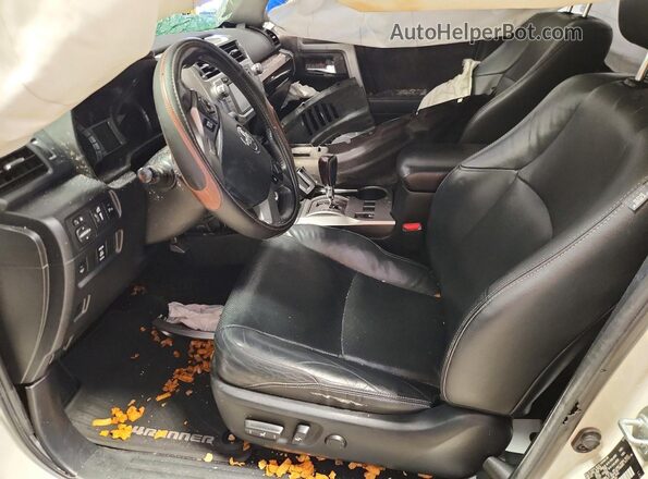 JTEZU5JR5G5116793 2016 TOYOTA 4RUNNER Белый Вид салона спереди