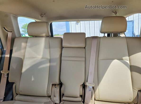 JTEZU5JR6G5113739 2016 TOYOTA 4RUNNER White Widok tylnych siedzeń