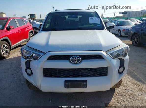 JTEZU5JR9K5205677 2019 TOYOTA 4RUNNER White Instrument cluster view