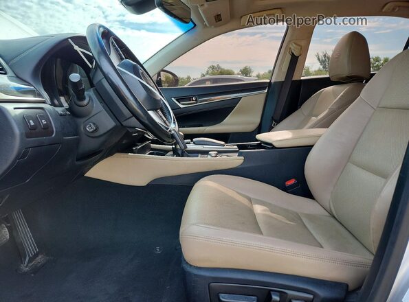 JTHBA1BL5HA004598 2017 LEXUS GS Серебряный Вид салона спереди
