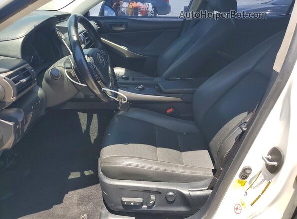 JTHBA1D20H5053513 2017 LEXUS IS Белый Вид салона спереди