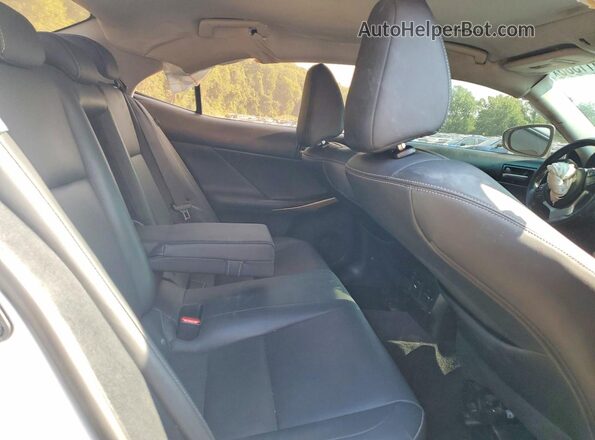 JTHBA1D22H5039211 2017 LEXUS IS White Vista de los asientos traseros