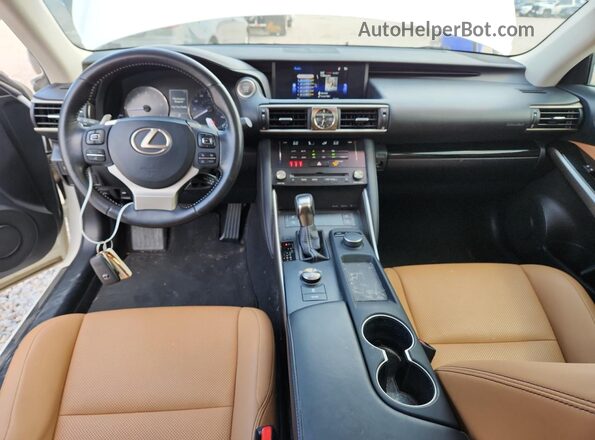 JTHBA1D22J5082470 2018 LEXUS IS White Vista del salpicadero
