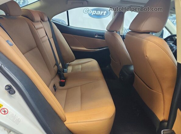 JTHBA1D23G5013103 2016 LEXUS IS White Widok tylnych siedzeń