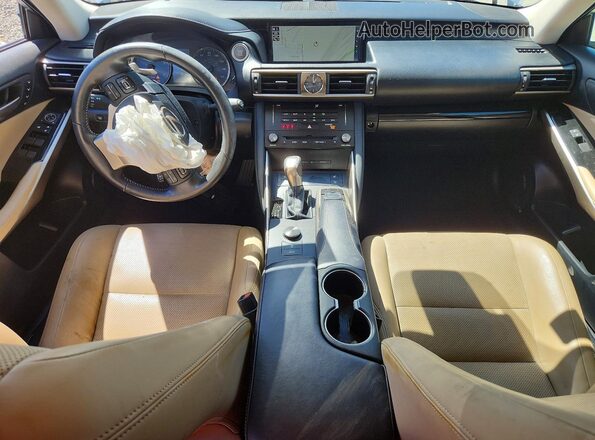 JTHBA1D23J5063944 2018 LEXUS IS White Vista del salpicadero