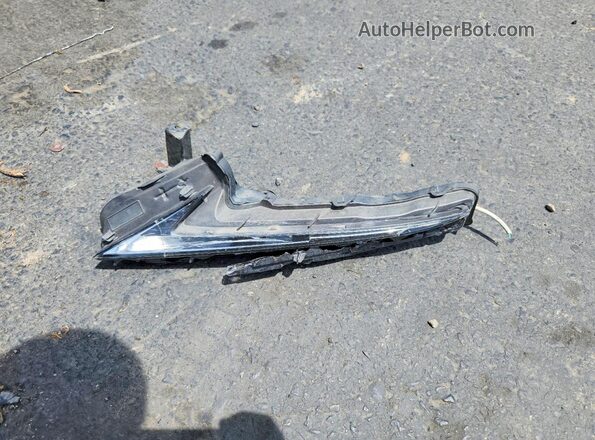 JTHBA1D25G5037001 2016 LEXUS IS White Engine compartment view