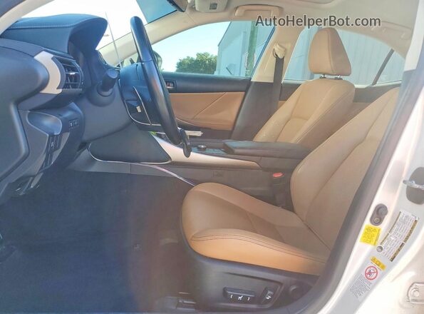 JTHBA1D25H5055385 2017 LEXUS IS White Вид салону спереду
