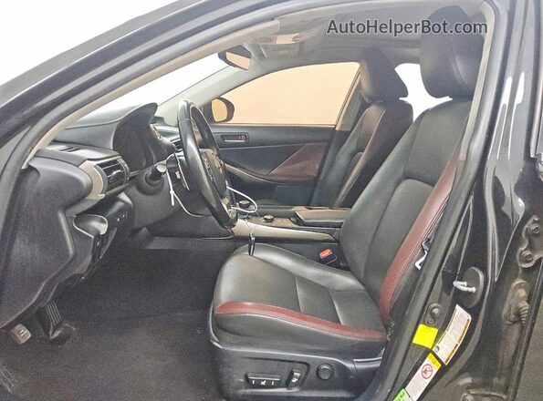 JTHBA1D28J5067164 2018 LEXUS IS Черный Вид салона спереди