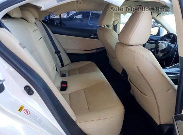JTHBA1D2XG5008299 2016 LEXUS IS Белый Вид задних сидений