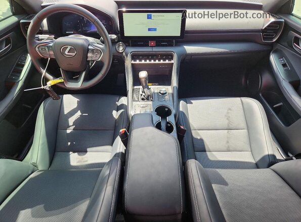 JTHBZ1B23T5101168 2026 LEXUS IS Red Vista del salpicadero