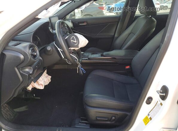 JTHBZ1B2XR5079596 2024 LEXUS IS Белый Вид салона спереди
