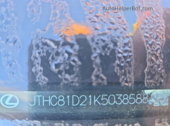 JTHC81D21K5038588 2019 LEXUS IS Silver ძრავის განყოფილების ხედი