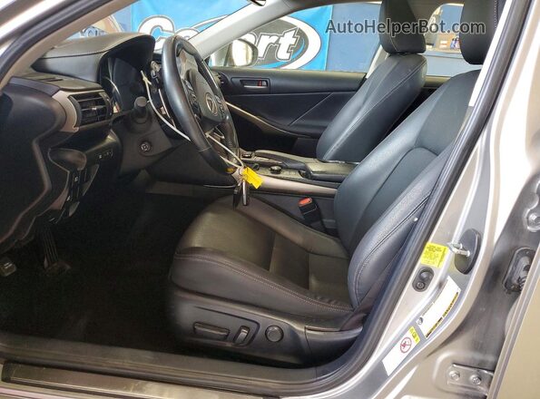 JTHC81D25K5035550 2019 LEXUS IS Серебряный Вид салона спереди