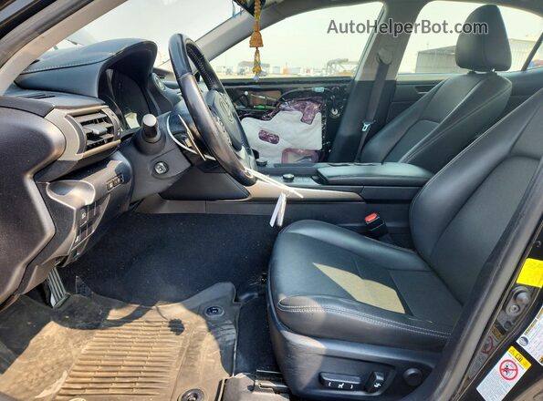 JTHC81D27J5033121 2018 LEXUS IS Черный Вид салона спереди