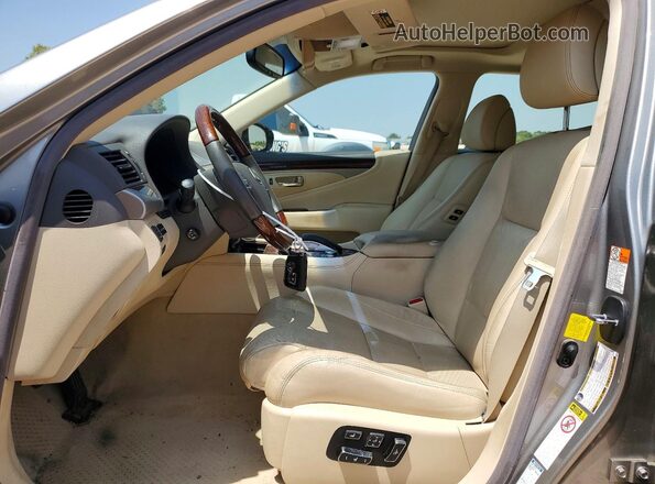 JTHCL5EF2G5027520 2016 LEXUS LS Серебряный Вид салона спереди