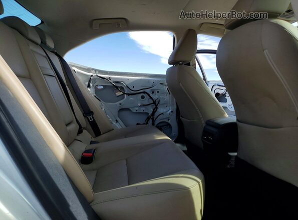JTHCM1D25H5016100 2017 LEXUS IS White Widok tylnych siedzeń