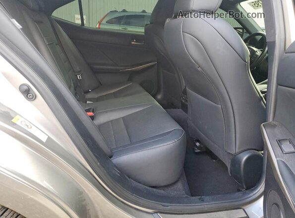 JTHCZ1D25K5016252 2019 LEXUS IS Silver Widok tylnych siedzeń