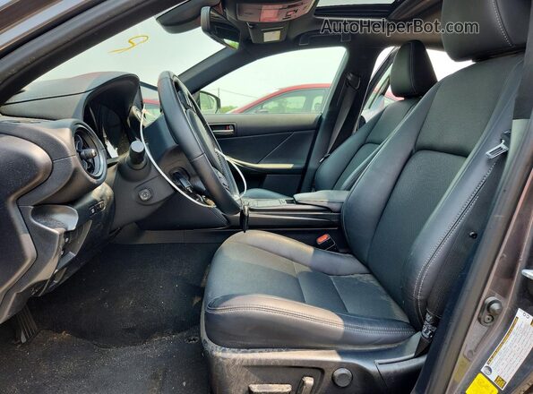 JTHD81F27P5050429 2023 LEXUS IS Серый Вид салона спереди